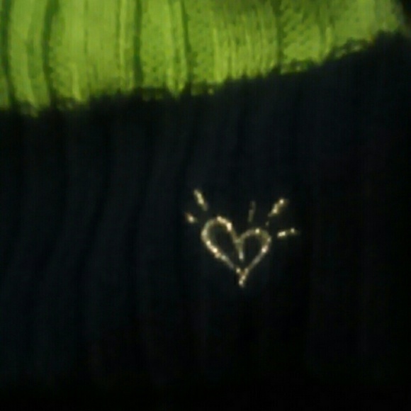 Good sweater.??good deal