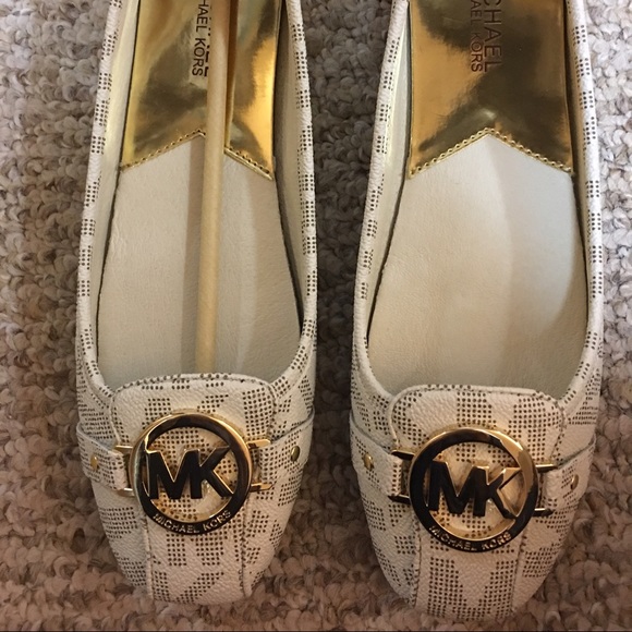 MK flats. Size 8. A little big for me ☹