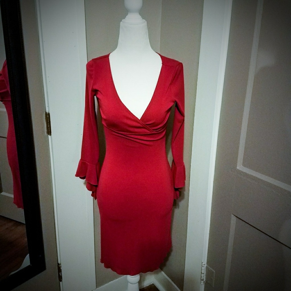 Red 3/4 sleeve dress