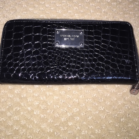 Michael Kors Accessories - Michael Kors black wallet