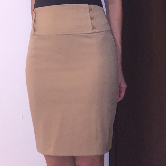 High-waist camel pencil skirt