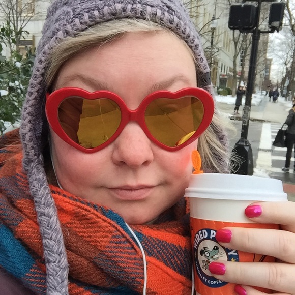 Meet your Posher, Gitta - Picture 2 of 3