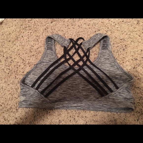 strappy back sports bra