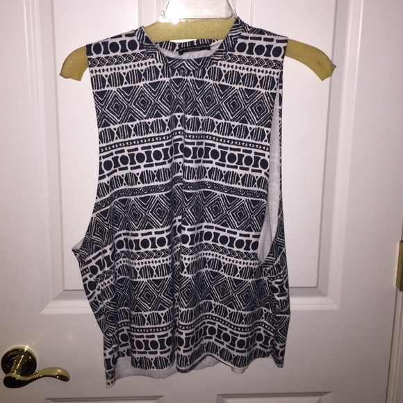 Brandy Melville Tops - Brandy Melville patterned shirt