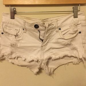 Bullhead distressed shorts