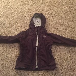 WOMEN'S NORTH FACE RAINCOAT