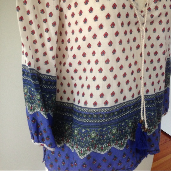 Forever 21 Peasant Style Top - Picture 2 of 4