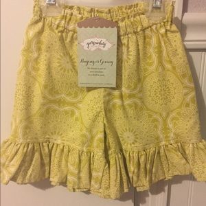 Persnickety Mae Short