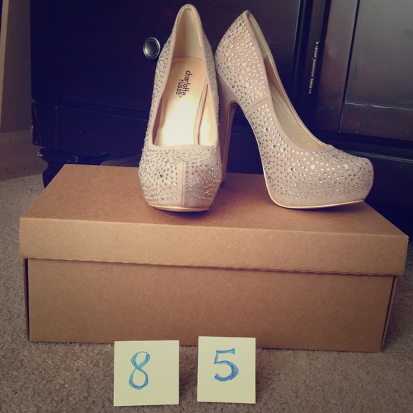 Crystal studded jewel nude pumps
