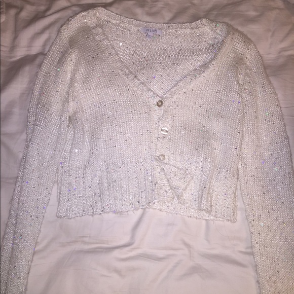 Delia's button up cropped sweater - Picture 1 of 1