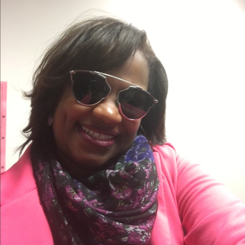 Meet your Posher, Sheyda