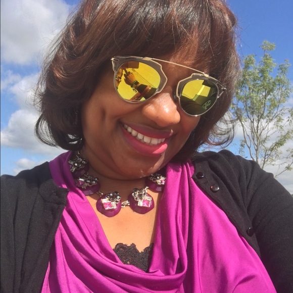 Meet your Posher, Sheyda - Picture 2 of 4