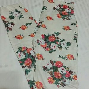 NIP Off White Really Pretty Floral leggings