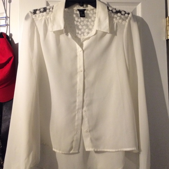 White blouse with Flower detailing