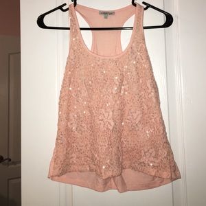 Super cute peach floral top!