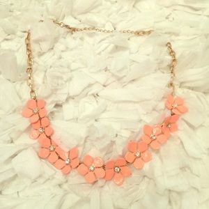 Flower necklace 🌸🌸