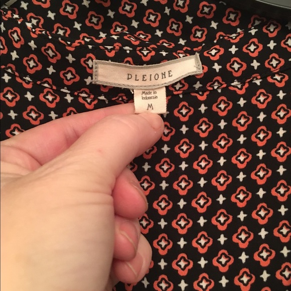 Patterned Blouse - Picture 2 of 2