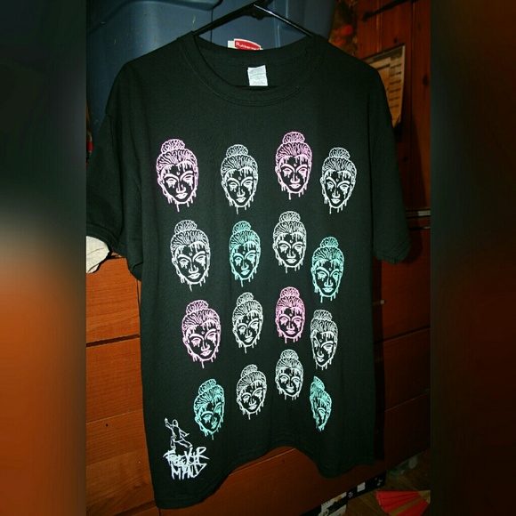 Buddha free your mind graphic tee! - Picture 2 of 2