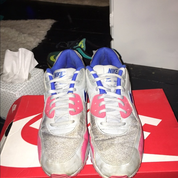 Women's Nike Airmax 90. - Picture 2 of 4