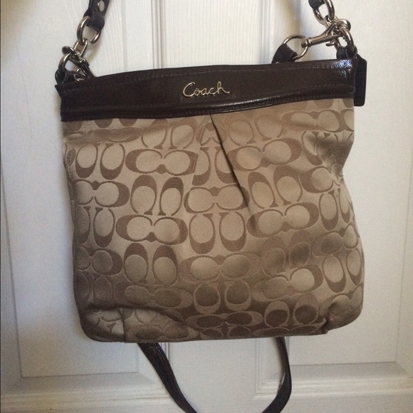 🚫sold🚫Brown signature Coach crossbody