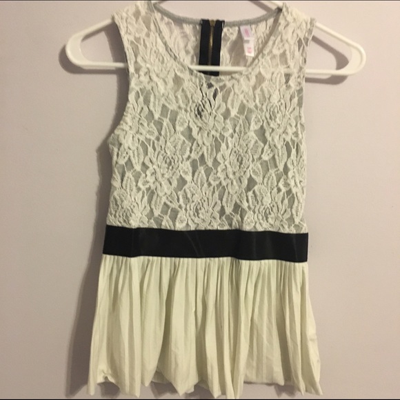 Target Sleeveless Lace Top - Picture 1 of 4