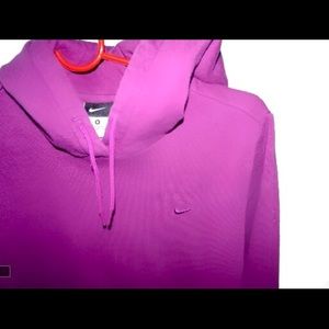 Rihanna rocks NIKE HOODIE