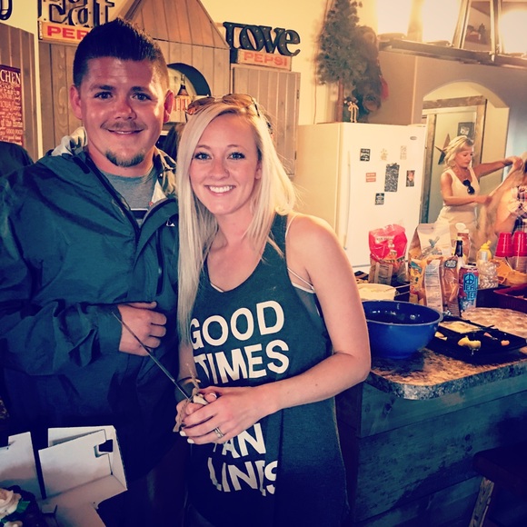 Meet your Posher, Shelly - Picture 2 of 16