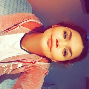 Meet your Posher, Graciela