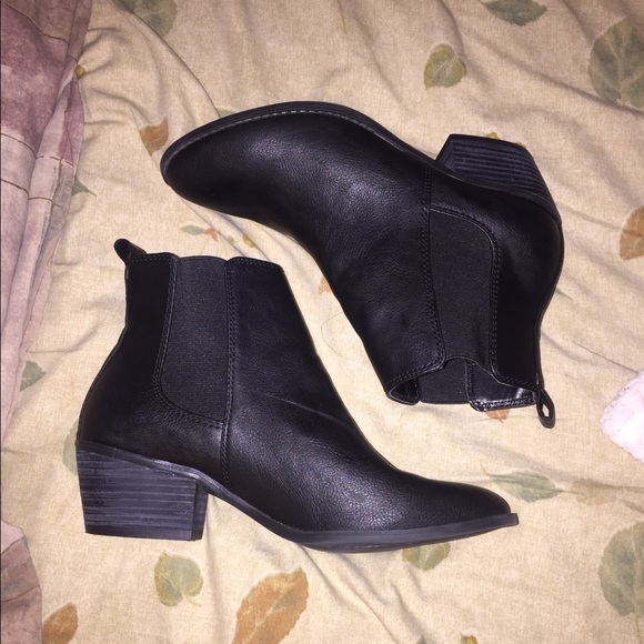 Black pointed booties