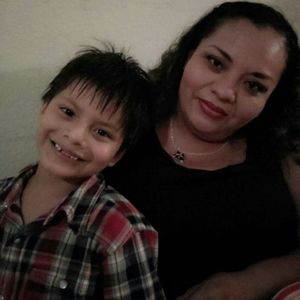 Meet your Posher, Gloria