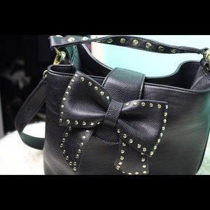 Betsey Johnson black and gold box bag