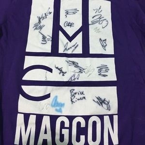 magcon tee