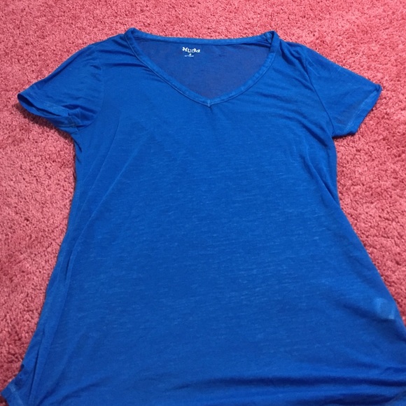 Blue cotton/polyester short sleeve shirt
