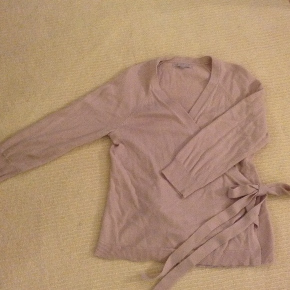 Gap sweater