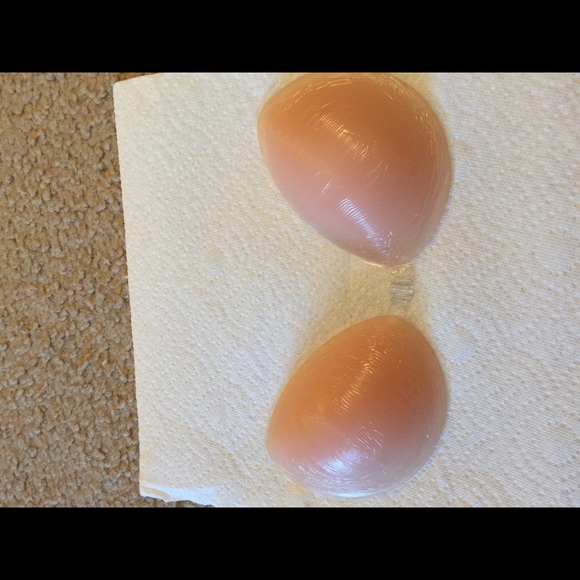 Strapless adhesive bra