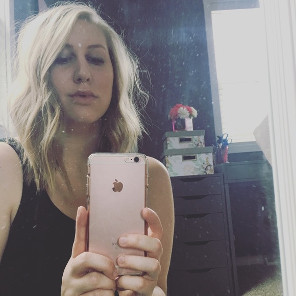 Meet your Posher, Sarah - Picture 2 of 3