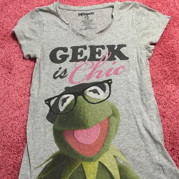 Grey short sleeve shirt with Kermit decal