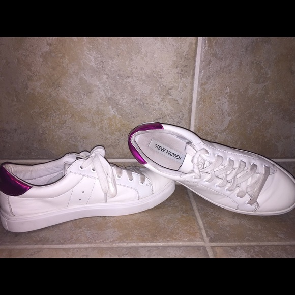 Steve Madden Women's Lovve Fashion Sneaker