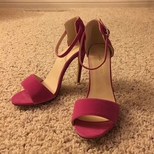 Velvet pink heels!