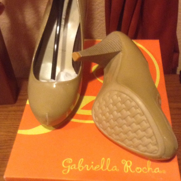 Patent (shiny) heel by Gabriella Rocha - Picture 2 of 4
