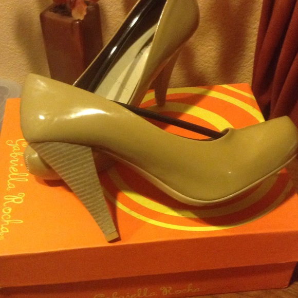 Patent (shiny) heel by Gabriella Rocha - Picture 4 of 4