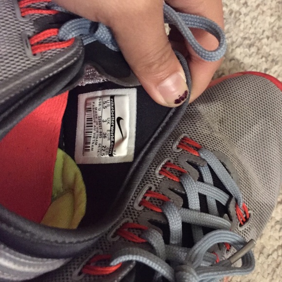 Nike Running Shoes Training Size 5.5 - Picture 4 of 4