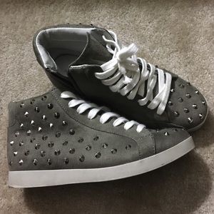 Studded shoes