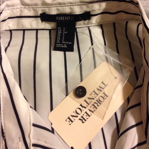 ‼️NAME UR PRICE‼️ Forever 21 new strip button up - Picture 2 of 3