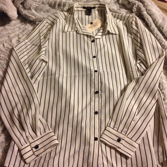 ‼️NAME UR PRICE‼️ Forever 21 new strip button up - Picture 3 of 3