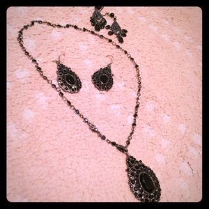 Elegant necklace and earrings