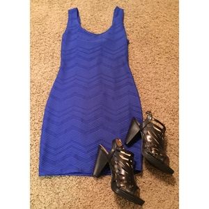 BLUE DRESS W/ BOW BACK
