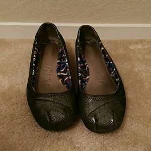 TOMS ballet flats