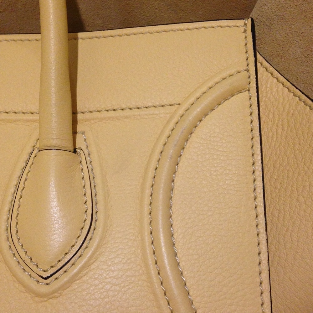 Celine Phantom Med Tote, Butter Calfskin w/dustbag - Picture 6 of 8