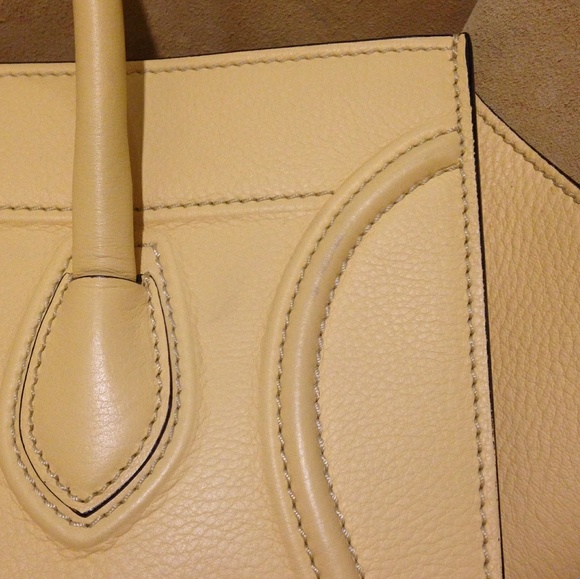 Celine Phantom Med Tote, Butter Calfskin w/dustbag - Picture 6 of 8